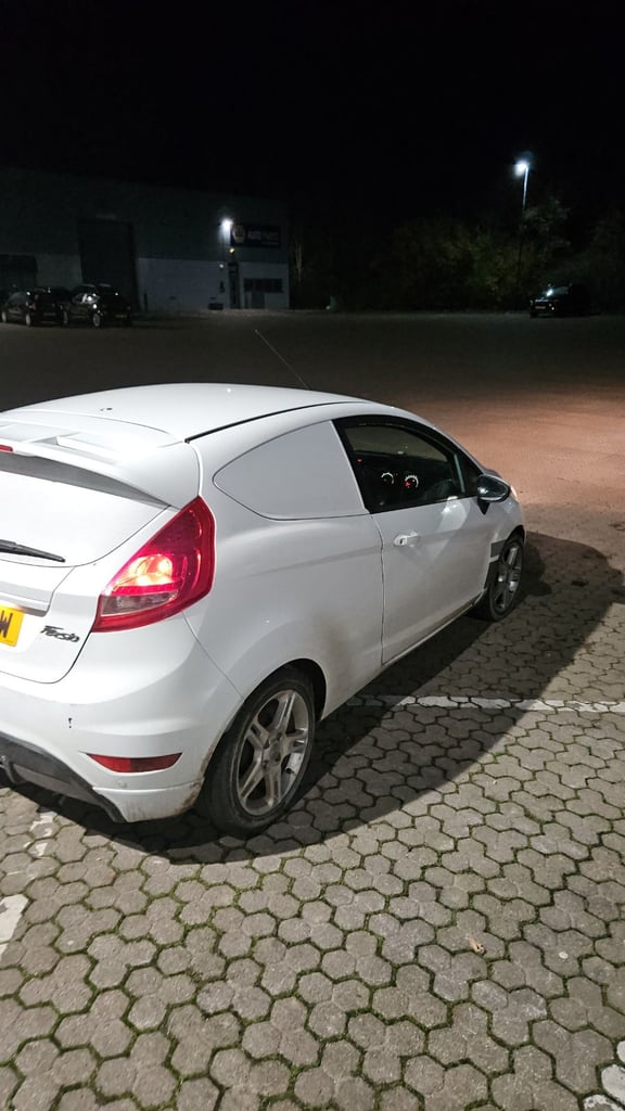 image for Ford, FIESTA, Car Derived Van, 2010, Manual, 1560 (cc)