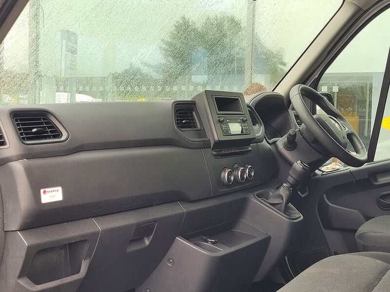 2023 Renault Master 145ps ENERGY 35 Business Luton Low Loader LWB 4.85m with Roller Shutter Doo L...