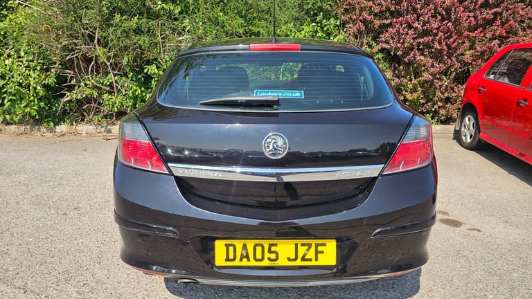 2005 Vauxhall Astra 1.8i 16V SRi 3dr Auto HATCHBACK Petrol Automatic