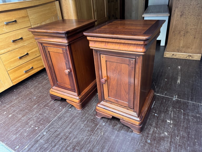 Willis & Gambier Quality made bedside cabinets possible delivery 