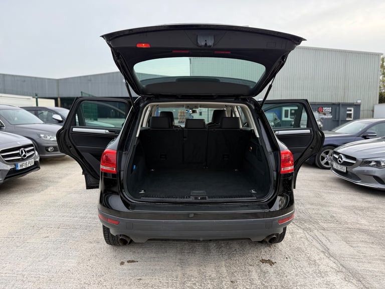 2015 Volkswagen Touareg 3.0 TDI V6 BlueMotion Tech Escape SUV 5dr Diesel