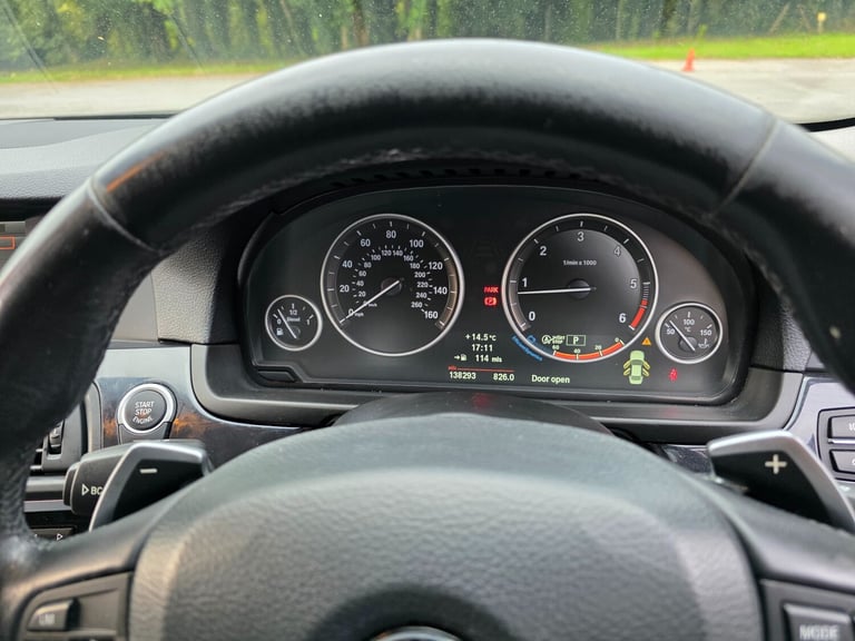 2012 BMW 5 Series 520d SE 4dr Step Auto [Start Stop] 8 SPEEDS NEW SHAPE SALOON Diesel Automatic