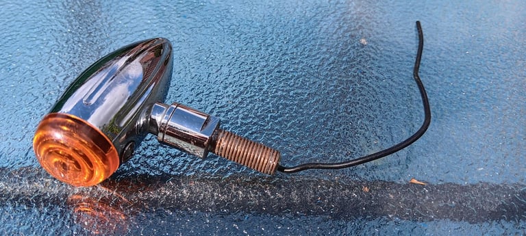 Motorcycle bullet style brake and turn lights x 2