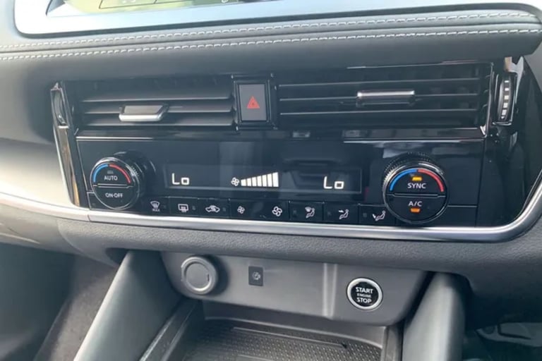 2025 Nissan Qashqai 1.3 DiG-T MH 158 N-Connecta [Glass Rf] 5dr Xtronic Hatchback Petrol Automatic