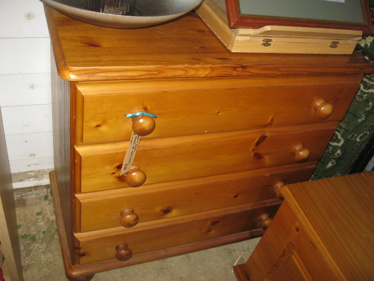 MODERN PINE CHEST OF 4 DRAWERS. 2 MATCHING AVAILABLE. VIEWING - DELIVERY AVAILABLE