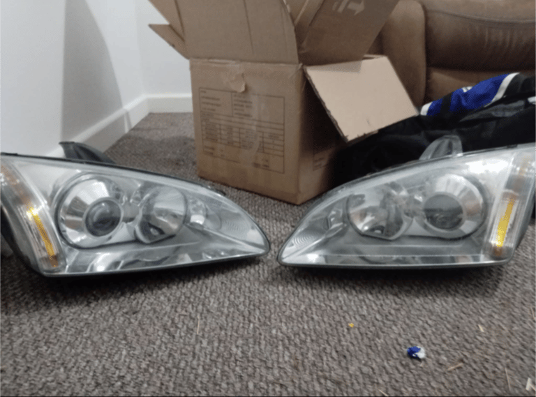 Ford Focus Headlights 