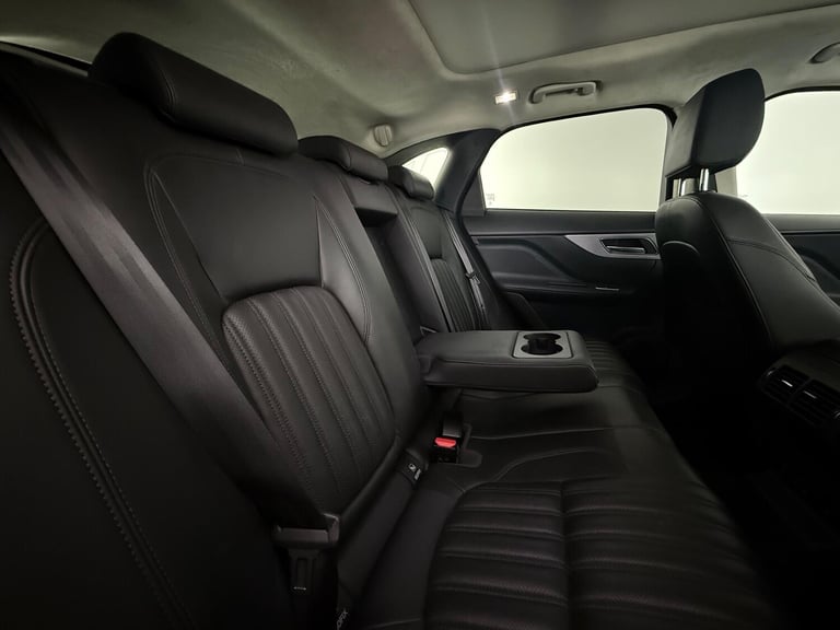 2019 Jaguar F-Pace 2.0 P250i Portfolio Auto AWD Euro 6 (s/s) 5dr ESTATE Petrol Automatic