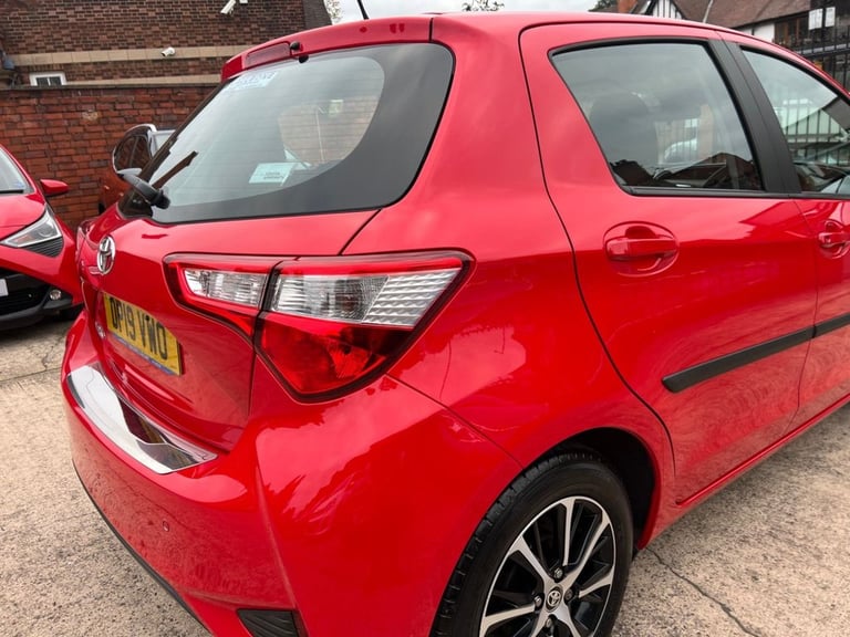 2019 Toyota Yaris 1.5 VVT-i Icon Tech 5dr HATCHBACK PETROL Manual