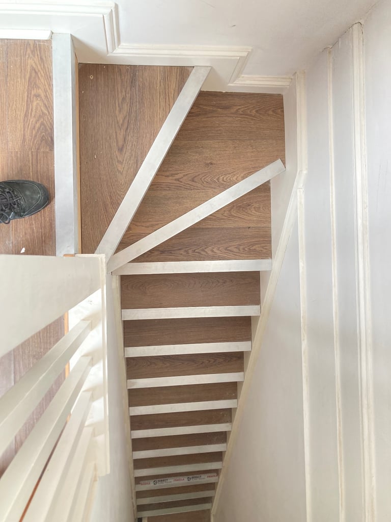 Includes Bills Top Studio Flat BathShower OpenDBedRoomKitchenDineSit VeryNearTubeBusShopsPark