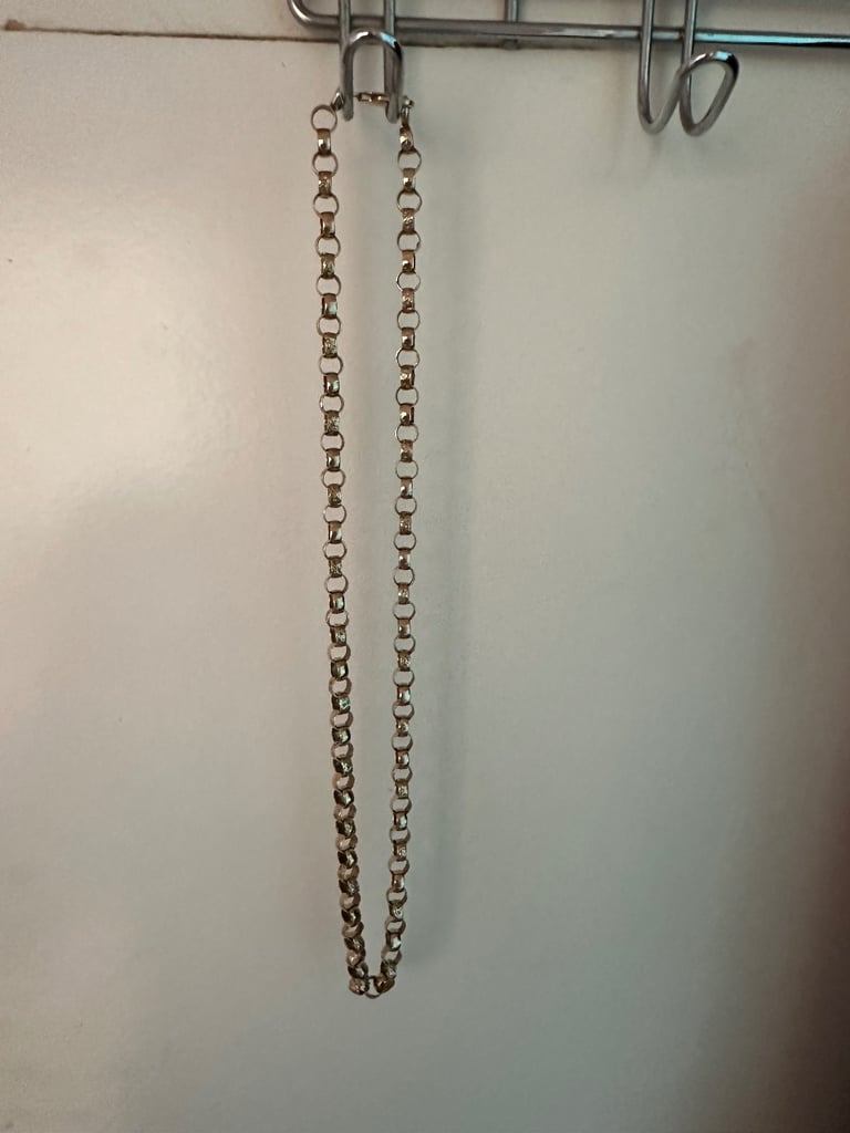 Gold bellcher chain weight around 39/40 grams 
