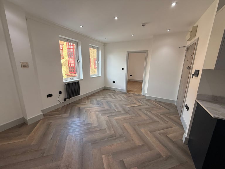 Good Looking two Bedroom 1st Floor Apartment To Let at London Road Stratsmore House, RM7, 