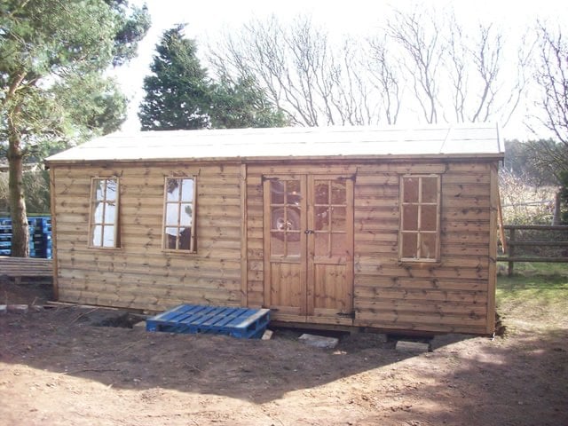 GARDEN SUMMERHOUSE HEAVY DUTY ERECTED FOR FREE