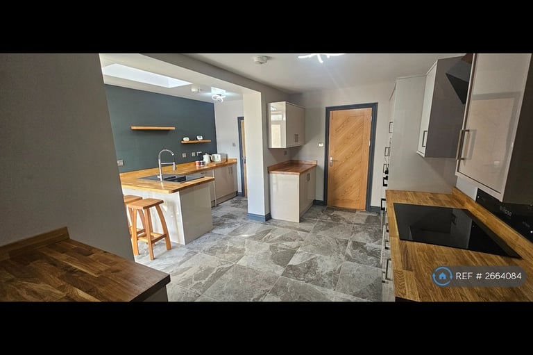 4 bedroom house in Sebastopol Street, St. Thomas, Swansea, SA1 (4 bed) (#2664084)