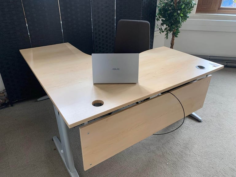 4x £95 each Brown Computer Office Corner Desk, L shaped home office workstation table  160cm x 120cm