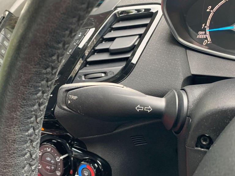 2015 Ford Fiesta 1.25 Zetec Euro 6 3dr HATCHBACK Petrol Manual