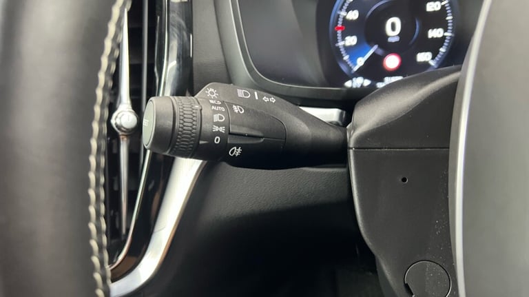 2020 Volvo V60 R-Design, B5 mild hybrid Estate Petrol Automatic