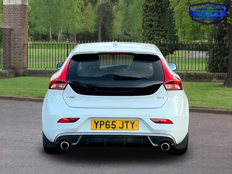 VOLVO V40 2.0 R-Design D4 2015