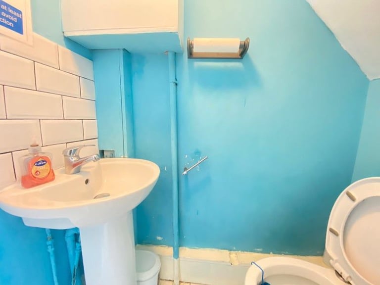 ⭐ Modern Room 🏡 | Affordable | Move in Quick ⚡