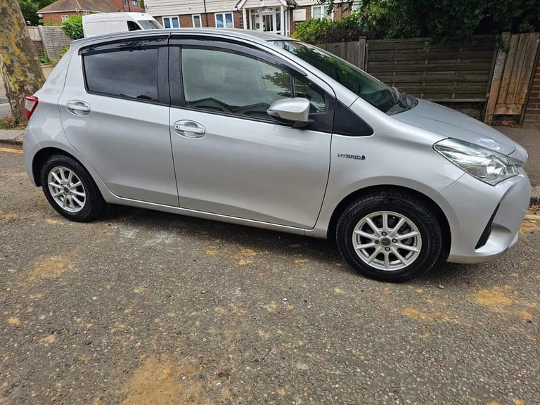 2018 Toyota Yaris 1.5 VVT-h Icon Tech E-CVT Euro 6 (s/s) 5dr Hatchback HYBRID ELECTRIC Automatic