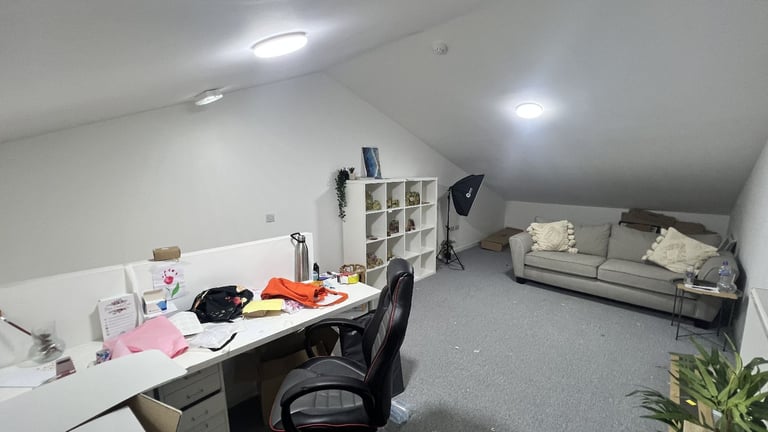 Work/live Unit | Creative Artist Studio | Private Office |  Warehouse Unit to rent  in Enfield EN3