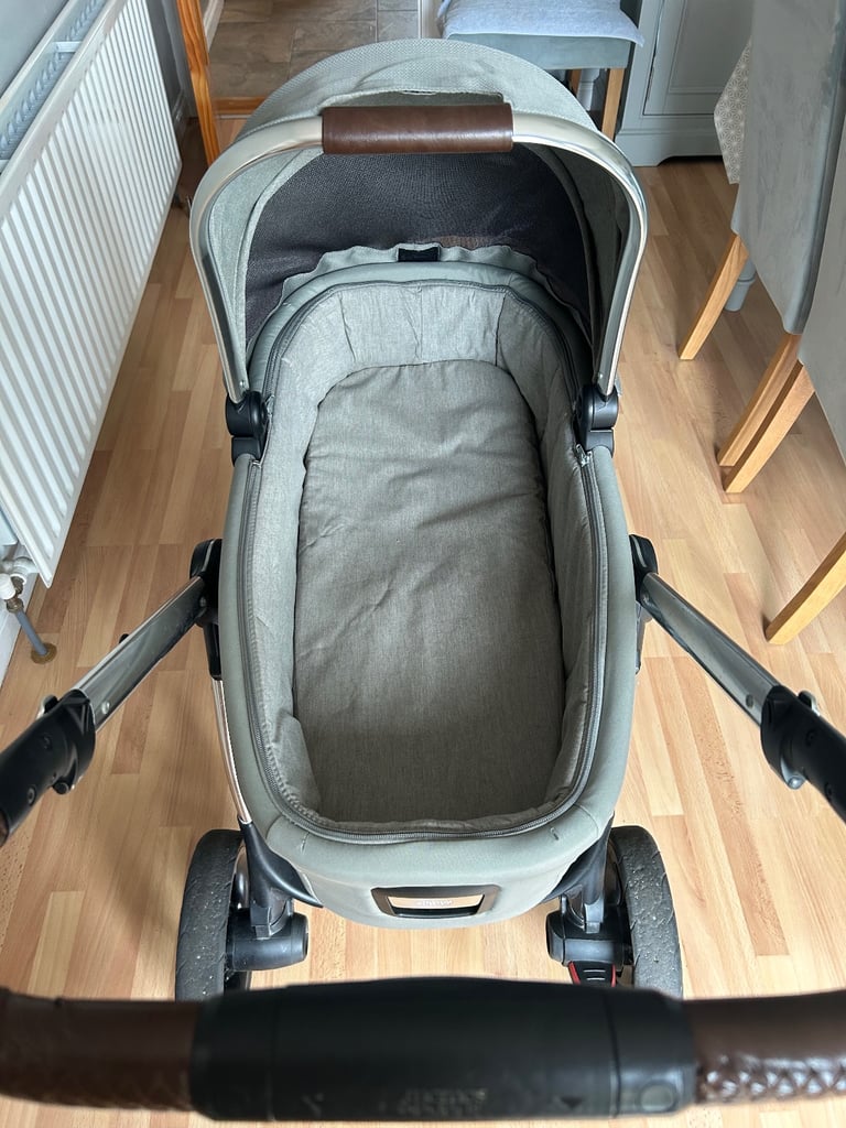 Ocaro travel system - buggy pushchair  Carry Cot