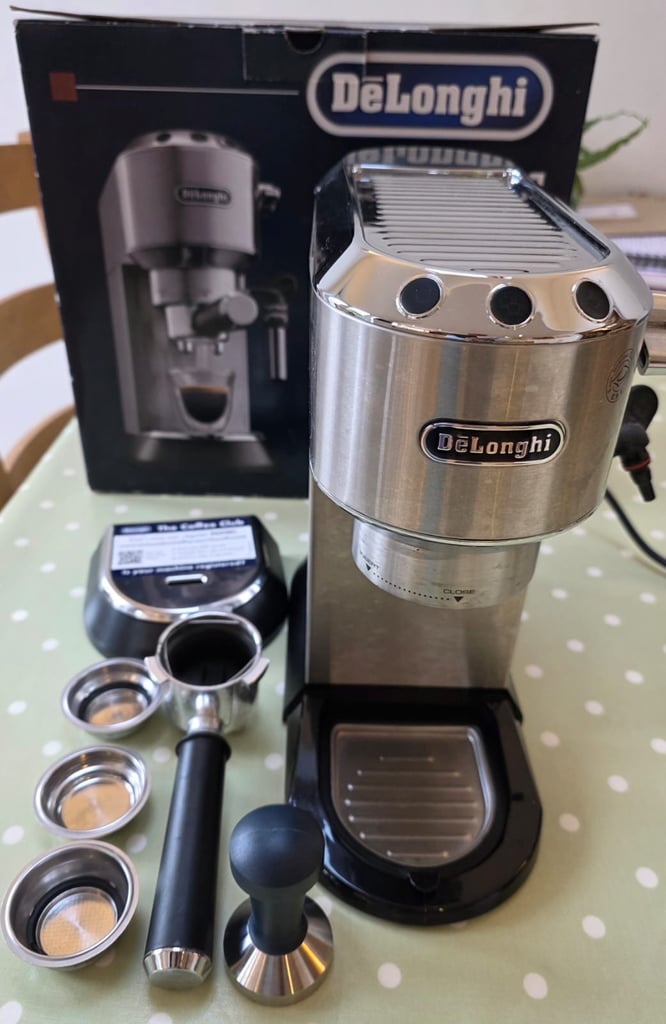Delonghi espresso & cappuccino machine