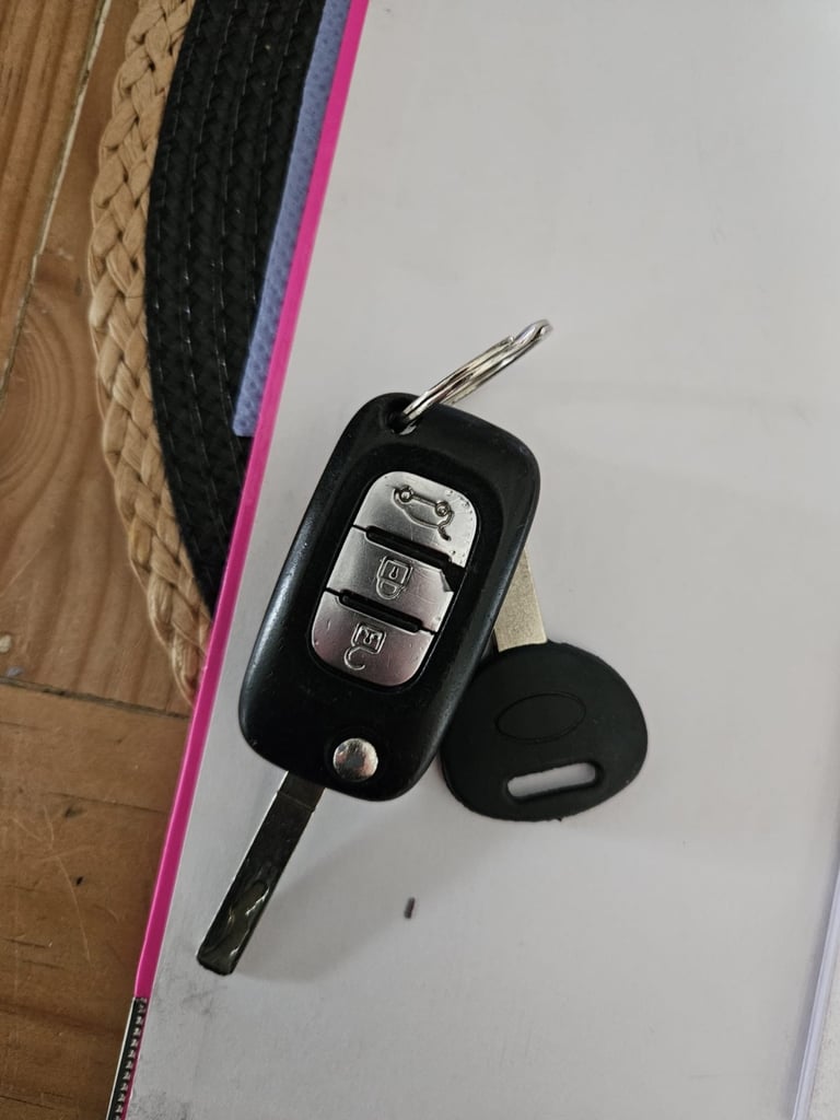 Renault, CLIO, Hatchback, 2012, Manual, 1149 (cc), 3 doors