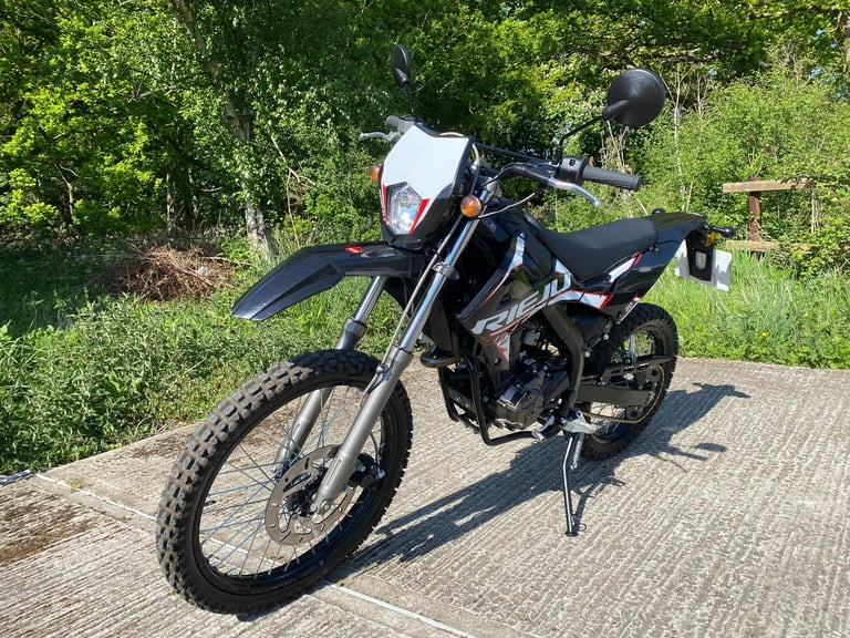 RIEJU MRT 125, 2024, 49 MILES, ONE OWNER FROM NEW, CRACKING LIGHTWEIGHT MACHINE