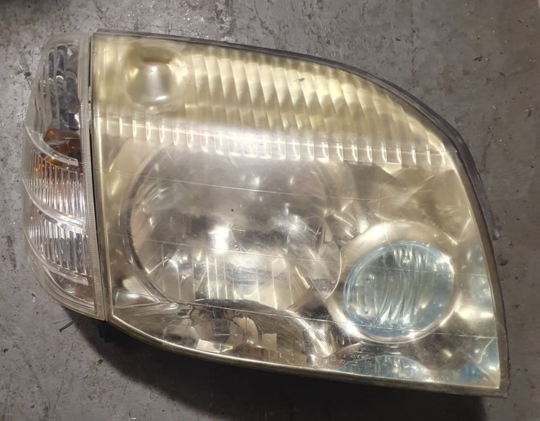 Nissan X Trail Right Side Headlight And Indicator 2004