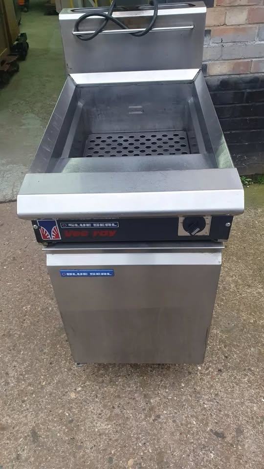 image for Blue Seal - Double Basket - Single Tank - Natural Gas - Chips Fryer.