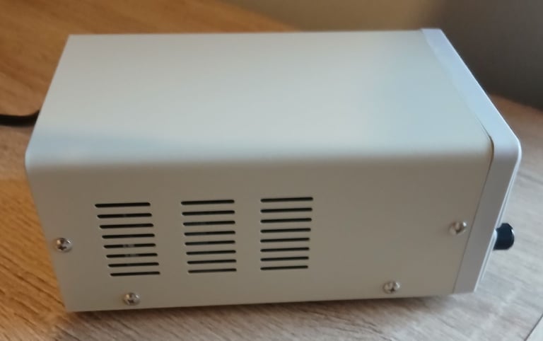 C.B. POWER SUPPLY 3-5AMP