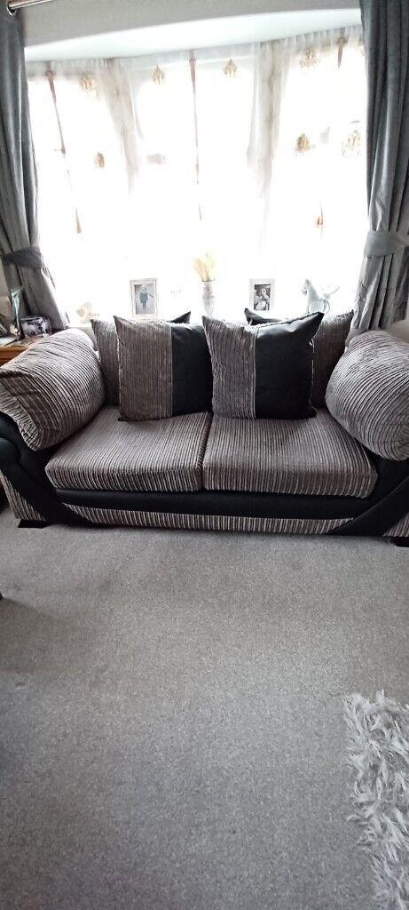 Grey&black jumbo cord sofa.