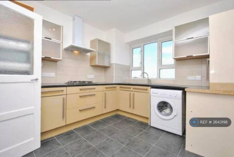 2 bedroom flat in London, London, SE17 (2 bed) (#2643198)
