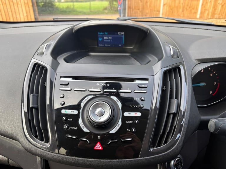 2014 Ford Kuga 2.0 TDCi Titanium 2WD Euro 5 5dr HATCHBACK Diesel Manual