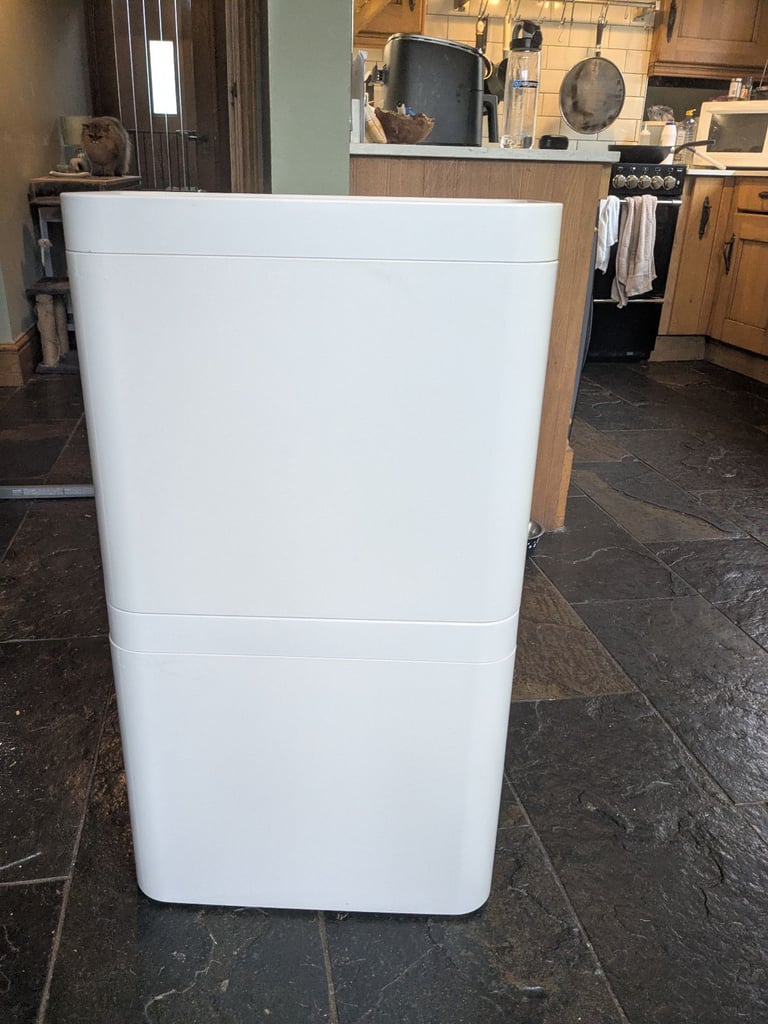 Joseph Joseph kitchen bin very good condition