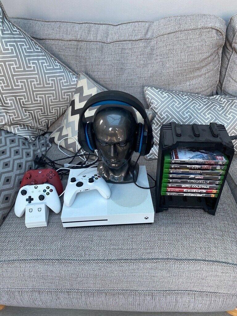 X Box One S with 3 controllers and 8 Games
