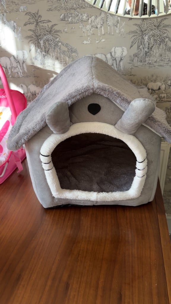 Cat / dog bed 