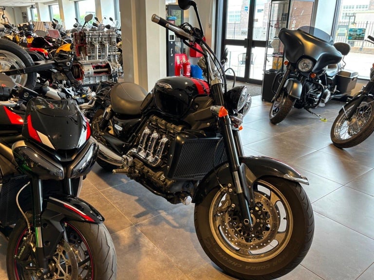 image for 2015 ROCKET 3 ROADSTER BLACK AND RED ONLY 11,707 MILES 