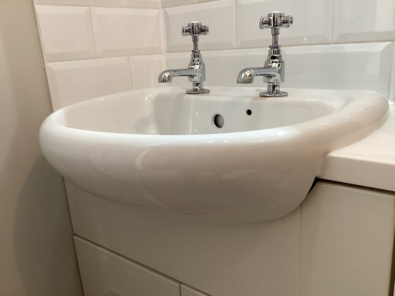 Cloakroom Sink (inset)