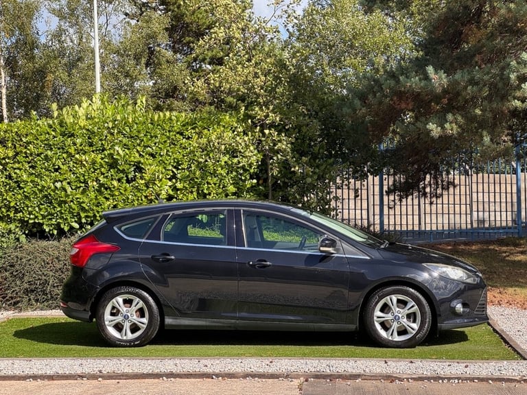 2013 Ford Focus 1.0T EcoBoost Zetec Hatchback 5dr Petrol Manual Euro 5 (s/s) (125 ps) Hatchback P... - Image 2