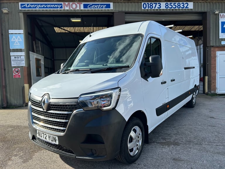 2022 72 Renault Master Business+ LM35 dCi LWB Medium Roof Air Con 43,800 miles