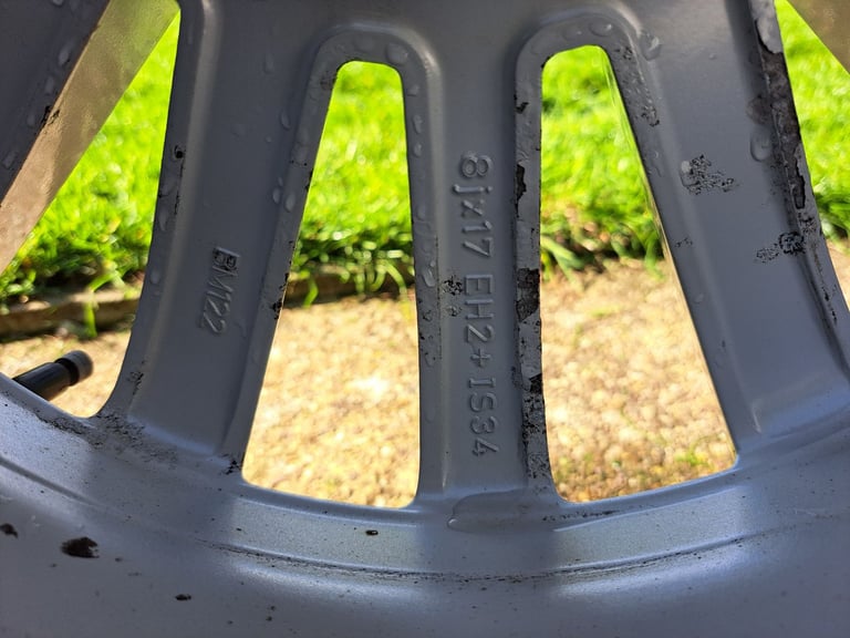 Bmw 17inch alloy wheels style 284 with Bridgstone winter runflat tyres.  