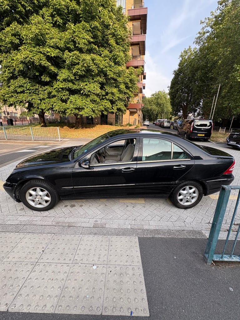 Mercedes-Benz, C CLASS, Saloon, 2002, Automatic, 1998 (cc), 4 doors