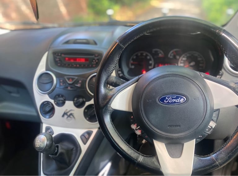 Ford, KA, Hatchback, 2015, Manual, 1242 (cc), 3 doors