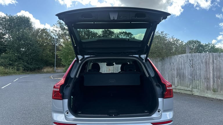 2021 Volvo XC60 2.0 B4D Momentum 5dr AWD Geartronic ESTATE DIESEL Automatic