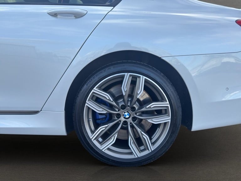 2018 BMW 7 Series M760L 6.6 Twin Turbo V12 Limousine XDrive Euro 6 (610 ps) Saloon Petrol Automatic