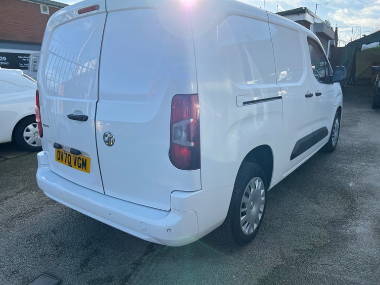 2020 VAUXHALL COMBO CARGO 2300 LWB SPORTIVE STUNNING VAN READY FOR WORK 1 YR MOT
