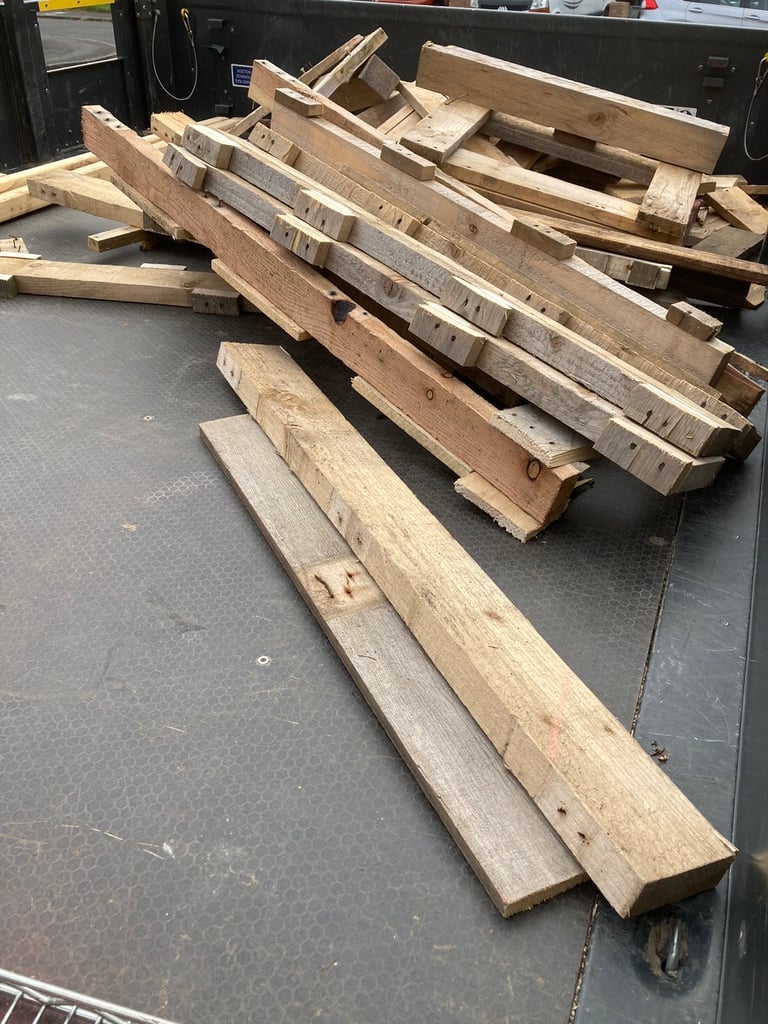 Free fire wood off pallets Stirling 