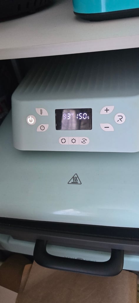 HTVRONT  Auto heat press in mint green 