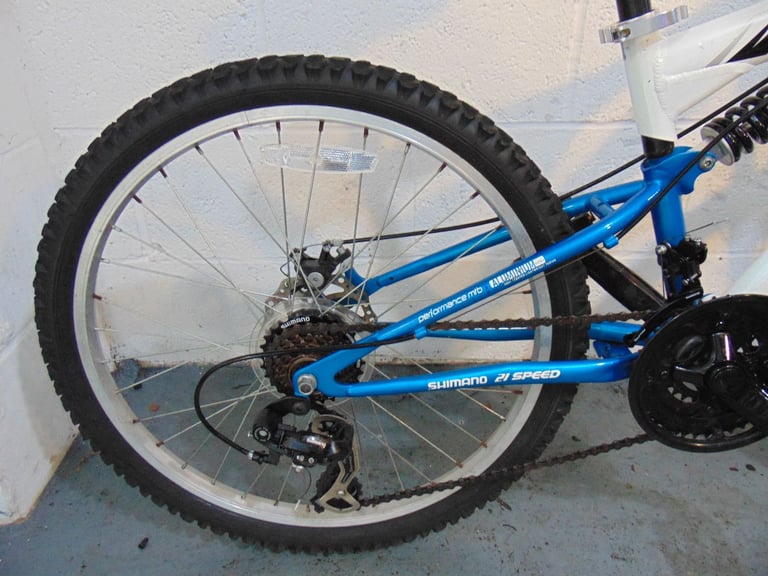 Aluminium Vertigo Mont Blanc (24" tyres, suit 9-12yr old) Mountain Bike (free local delivery)